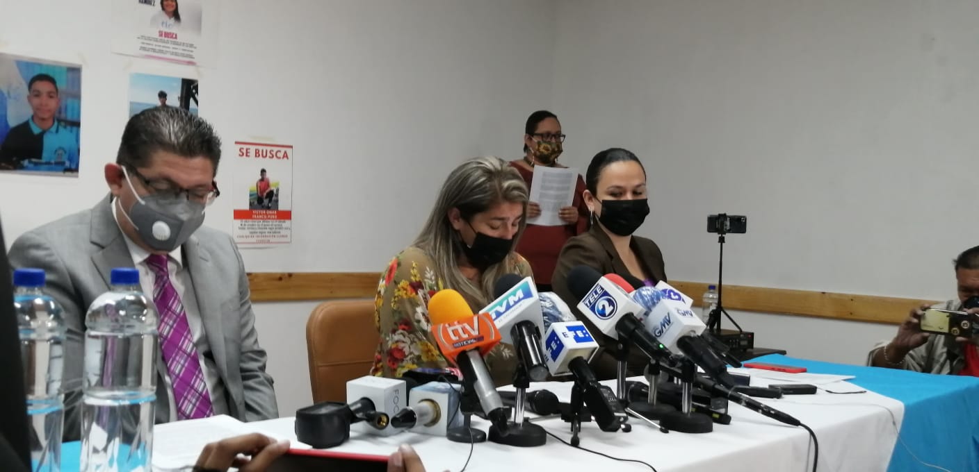 Abogados que han defendido a exfuncionarios del FMLN, son asesores de la madre de los hermanos Toledo abogados-que-han-defendido-a-exfuncionarios-del-fmln-son-asesores-de-la-madre-de-los-hermanos-toledo